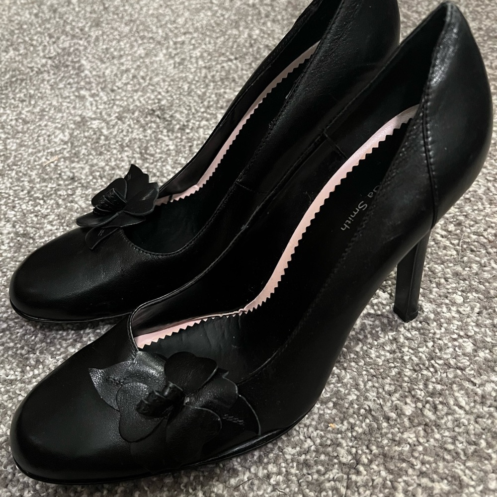 Amanda Smith Heels - size 9 - worn once!